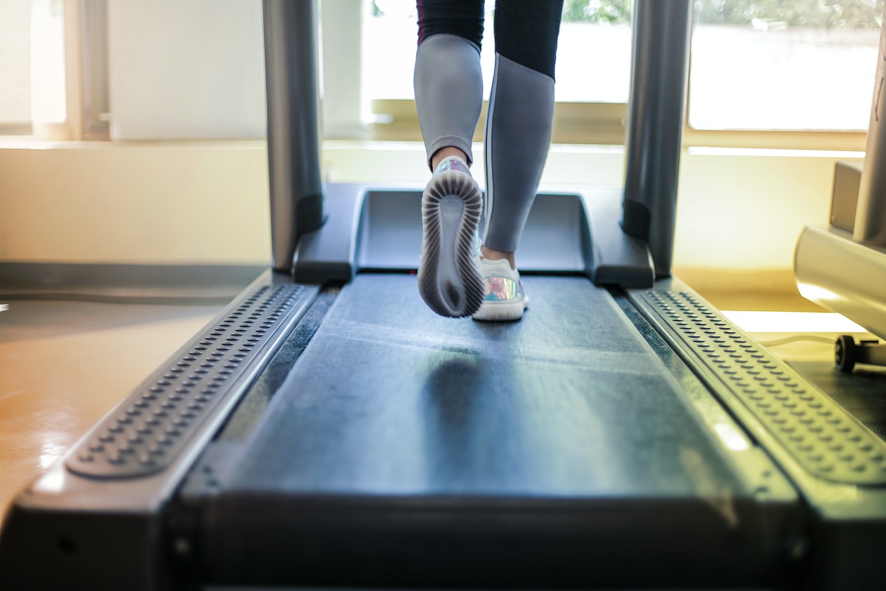 does-incline-treadmill-build-calves-find-out-here