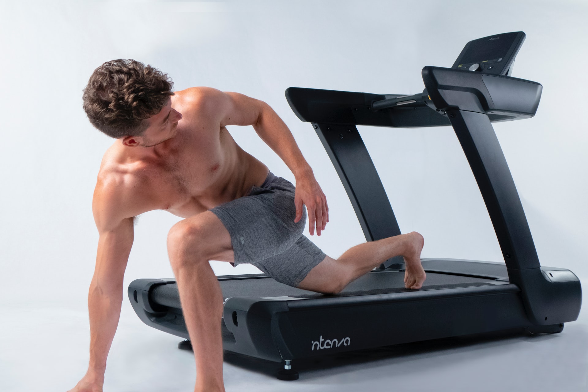 HOW MUCH WEIGHT IS SAFE TO LOSE ON A TREADMILL IN A WEEK