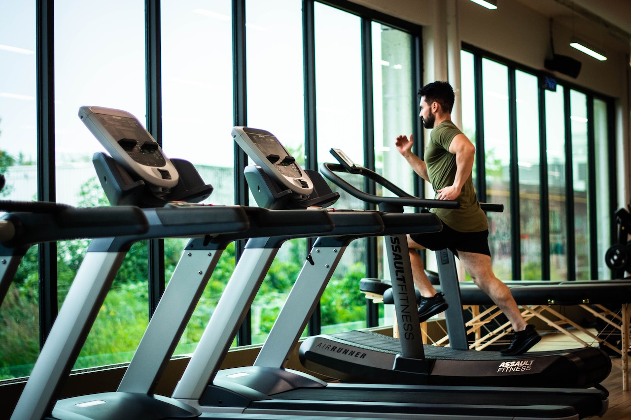 Is it Safe to Burn 1,000 Calories a Day on a Treadmill